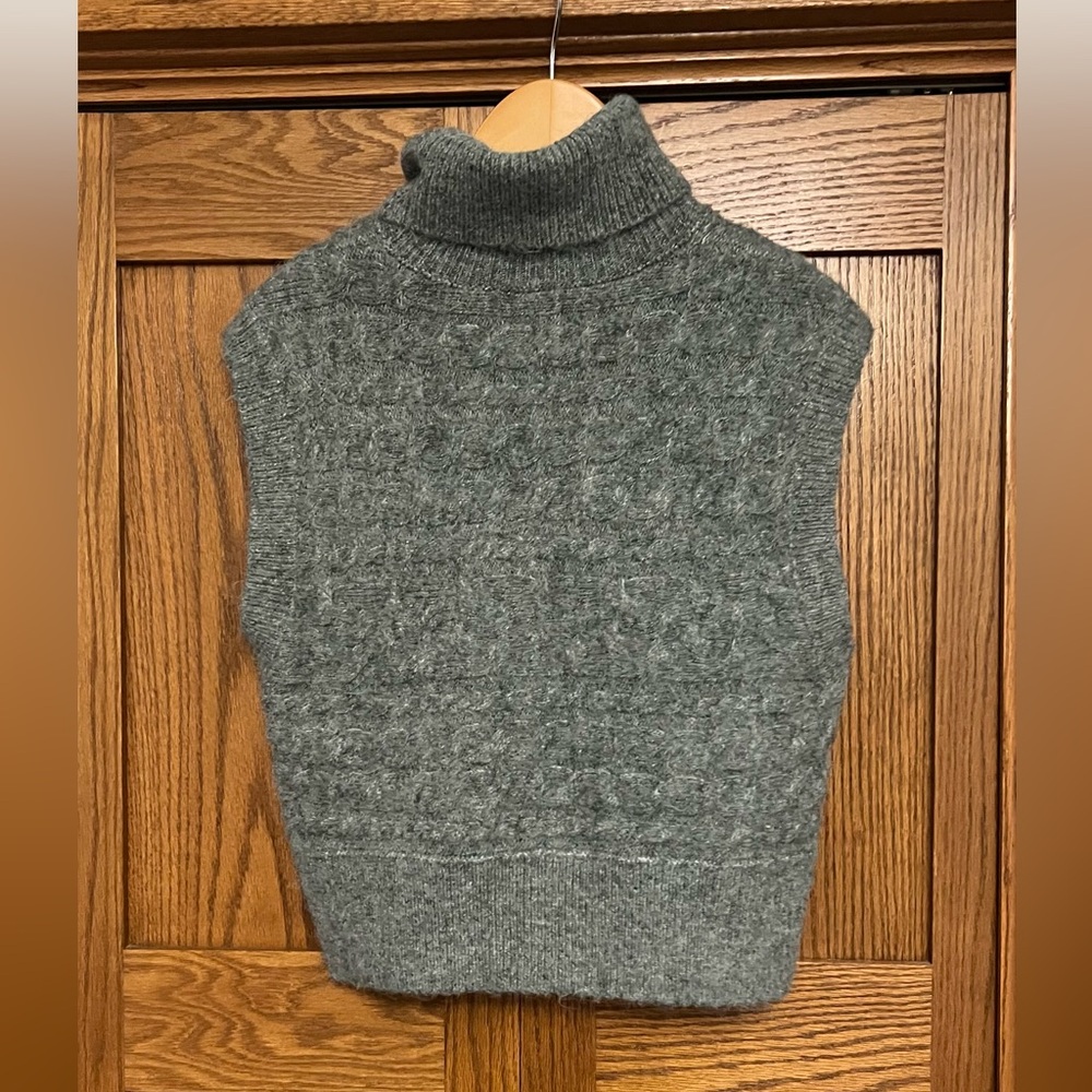 Old Navy Charcoal Knit Turtleneck - Picture 2 of 3